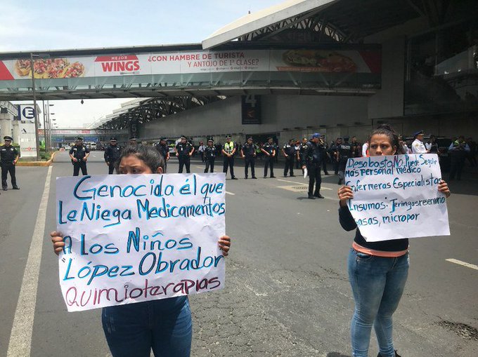 Padres de niños con cáncer exigen disculpa pública de Jorge Alcocer