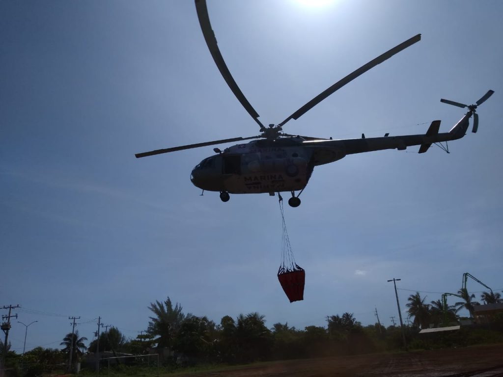 SEMAR brinda apoyo en el control de incendio en la Biosfera de Celestun, Yucatán