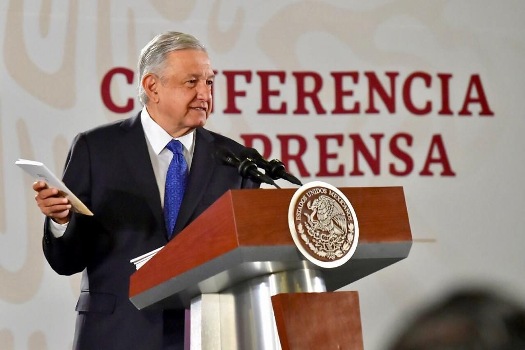 AMLO condena muerte de militares