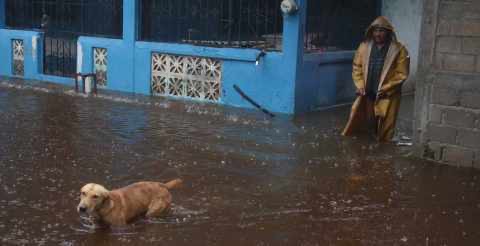 Suspenden clases en Guerrero por tormenta Narda