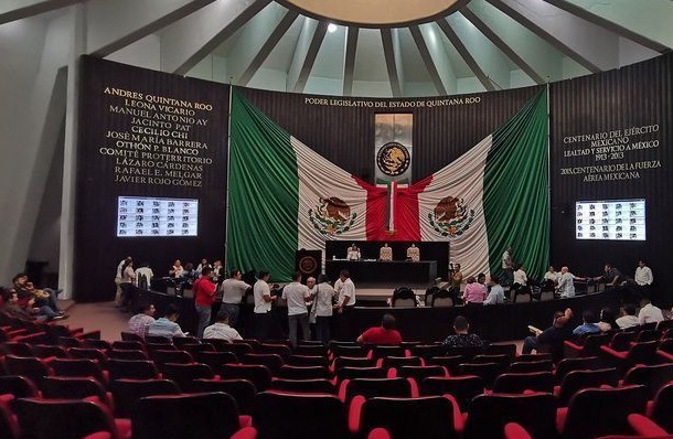 Diputados en Quintana Roo "Revientan" la primera sesión de la XVI legislatura