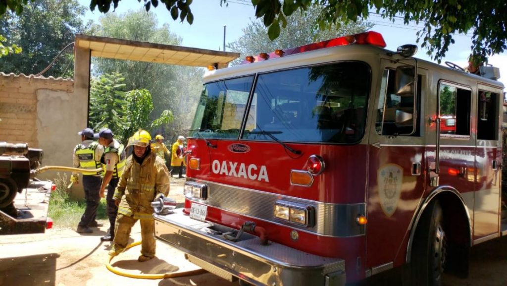 En Santa María Atzompa se registra explosión en cohetería