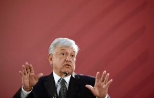 AMLO respalda campaña contra la corrupción