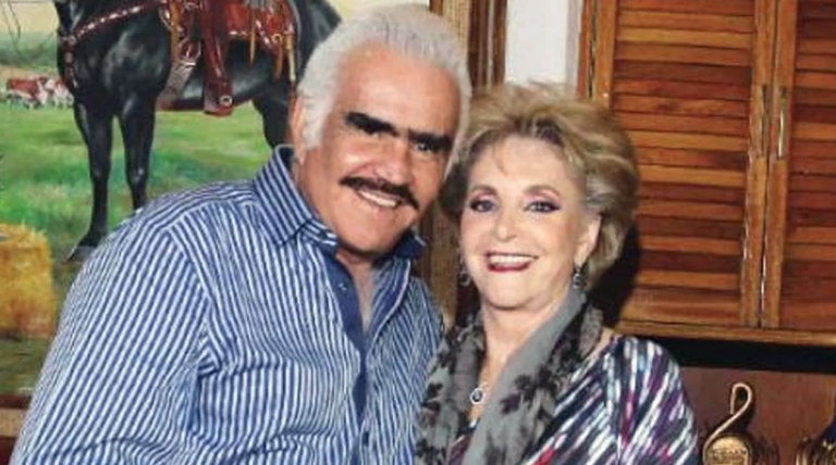 Esposa De Vicente Fernandez Es Dada De Alta Tras Cirugia De Emergencia